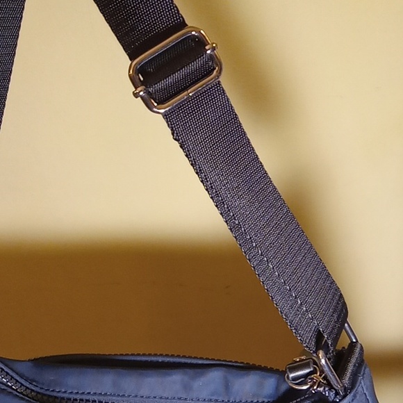 Calvin Klein crossbody purse - Picture 5 of 13